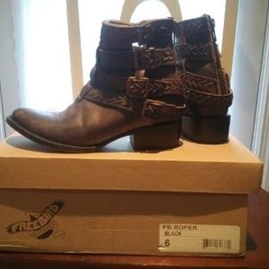 FREE BIRD by Steven  ROPER BOOT.....Black....Size 6